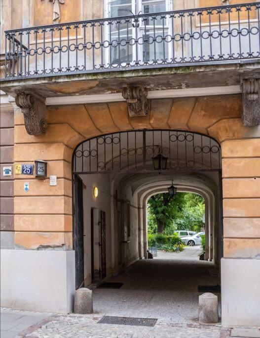 Freta 25, Old Town Warsaw